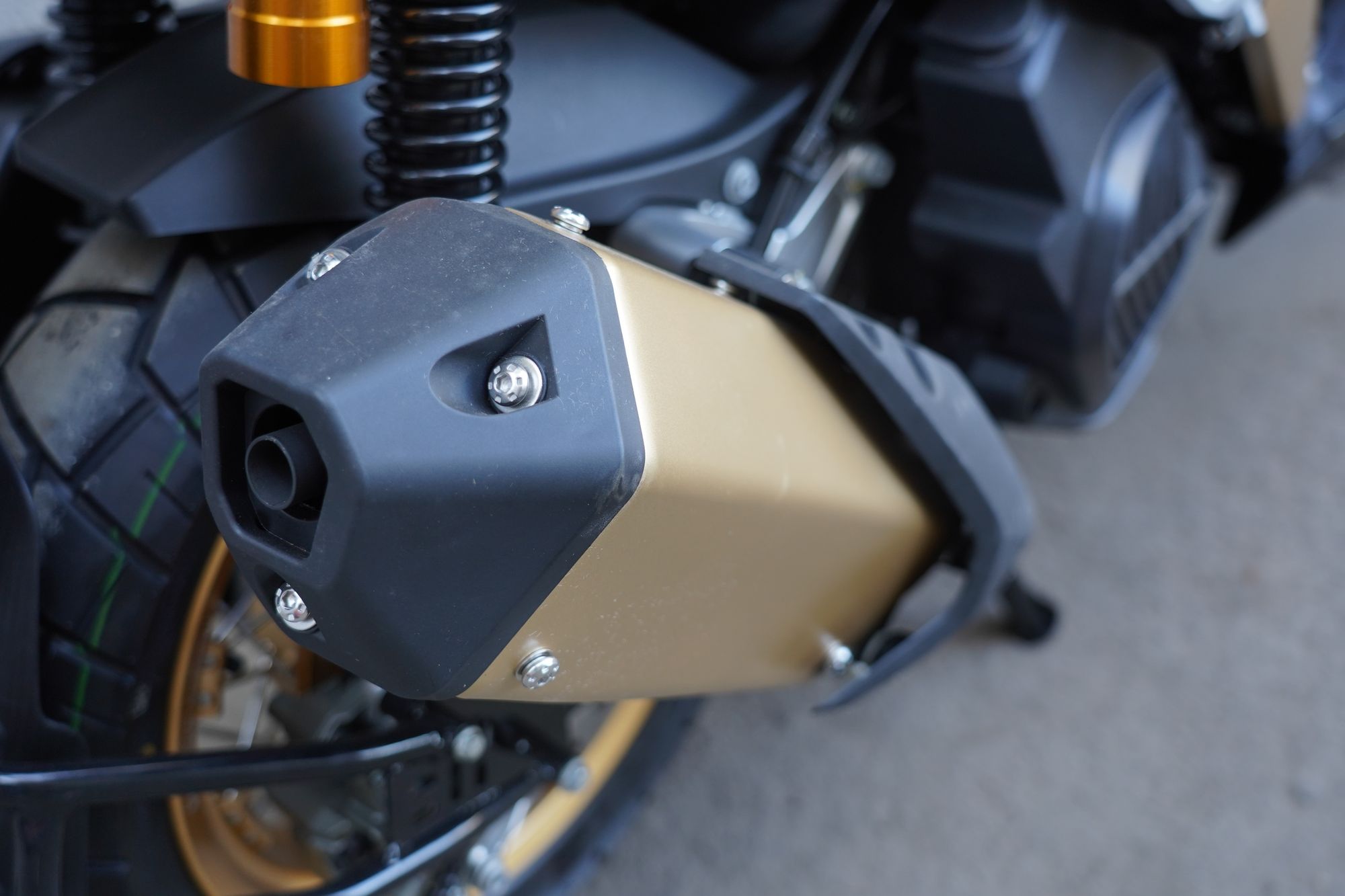 Скутер Motosuper Adviser 180 Matt Grey (матово серый) ) + Gold rims (ПТС) pitbikemarket.ru