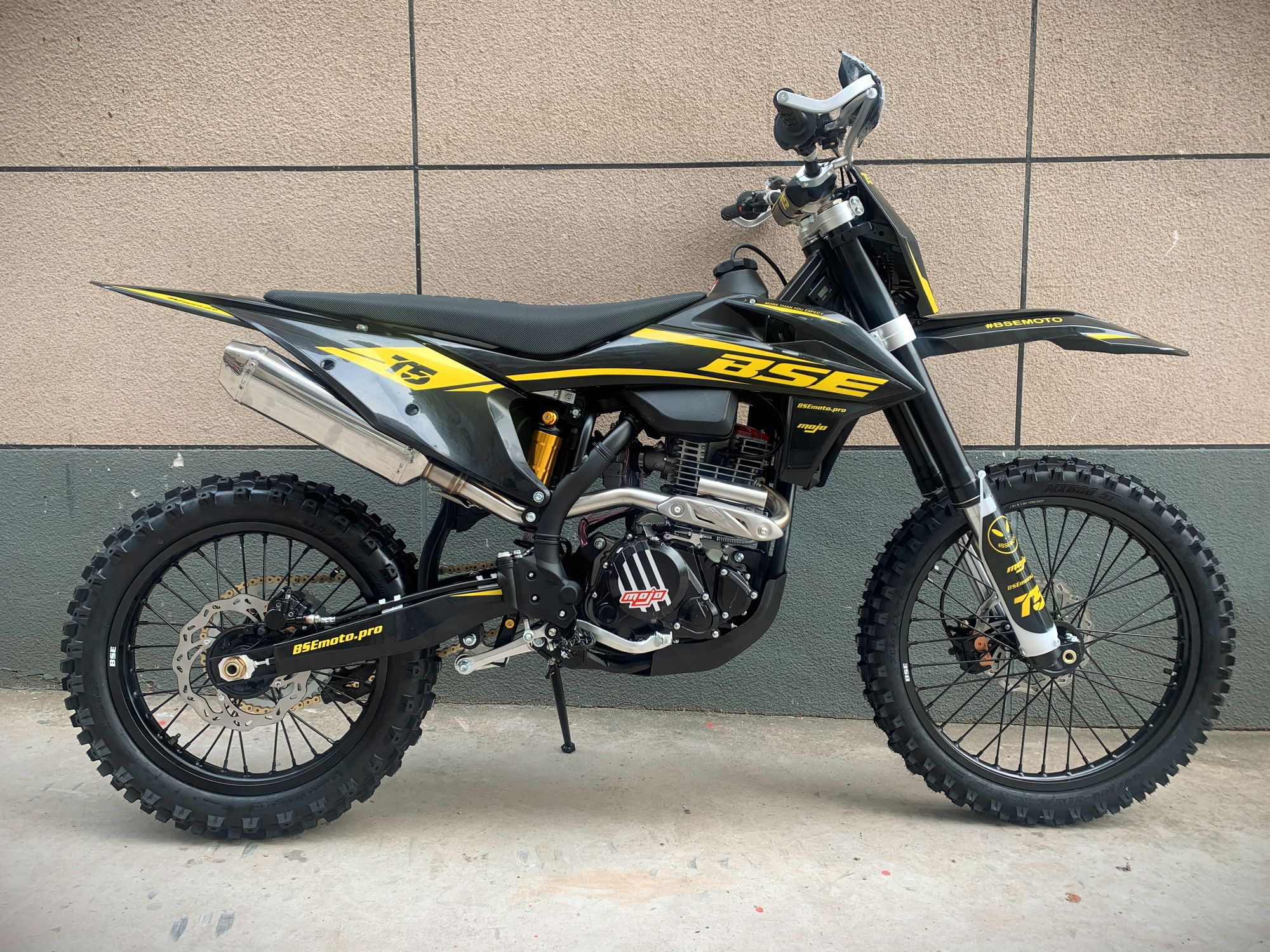 Кроссовый мотоцикл BSE T5 Black Twister (015) pitbikemarket.ru