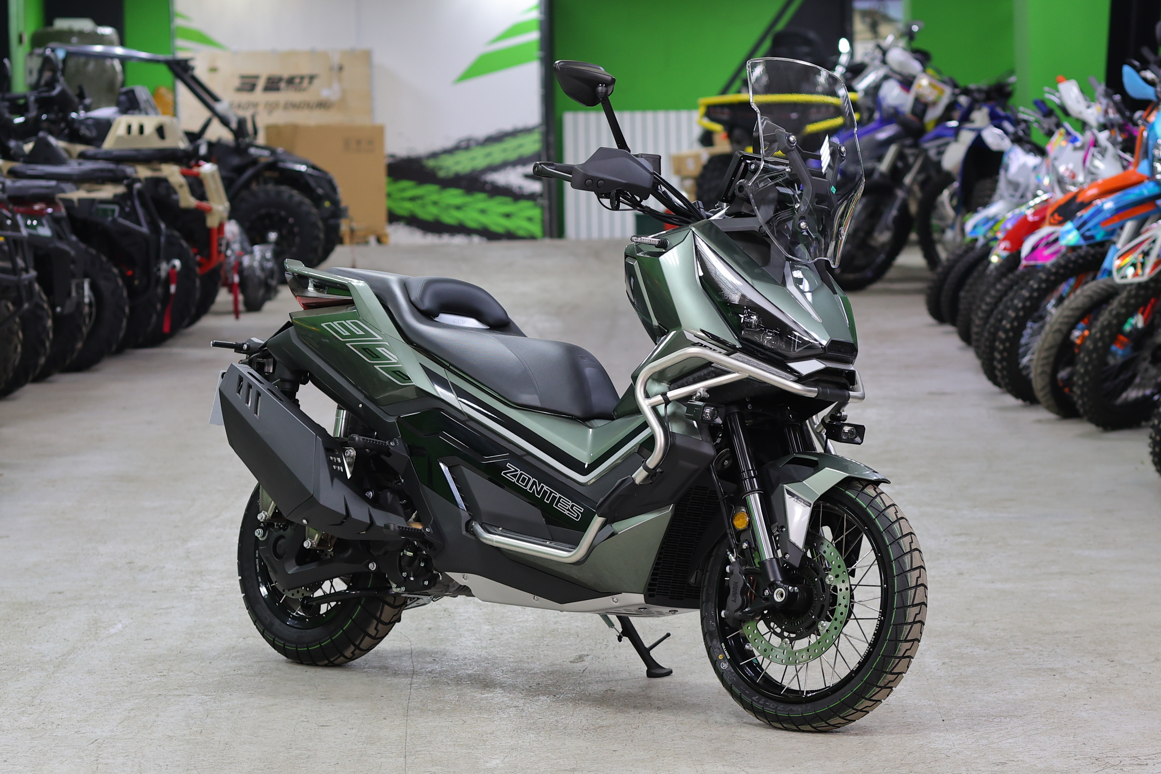 Максискутер ZONTES ZT368-G (ZT1P79MP EFI) 17/14 (2025 г.) ПТС (Зеленый) pitbikemarket.ru