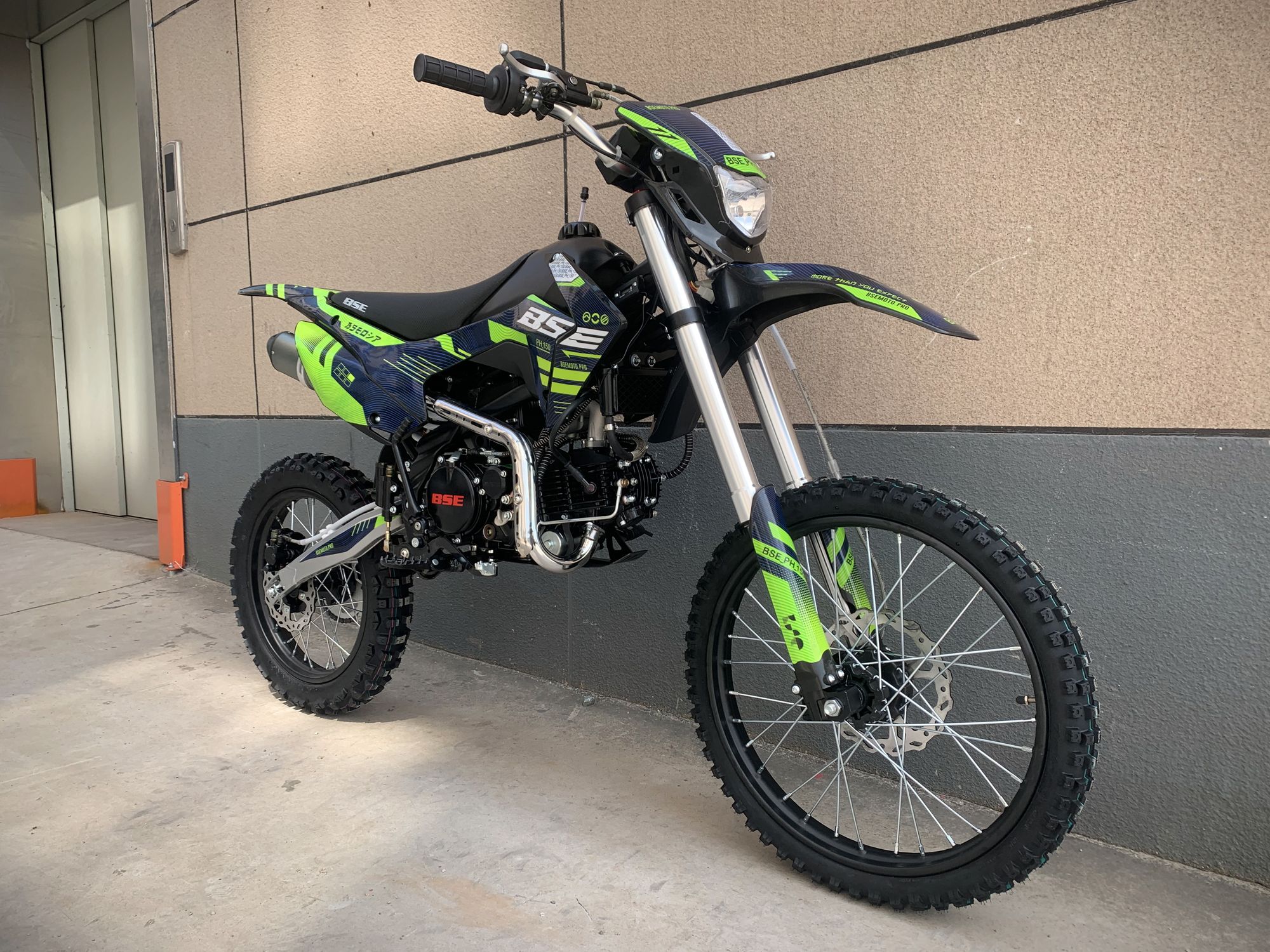 Питбайк BSE PH 150 19/16 AK47 Green (015) (фара, электростартер) pitbikemarket.ru