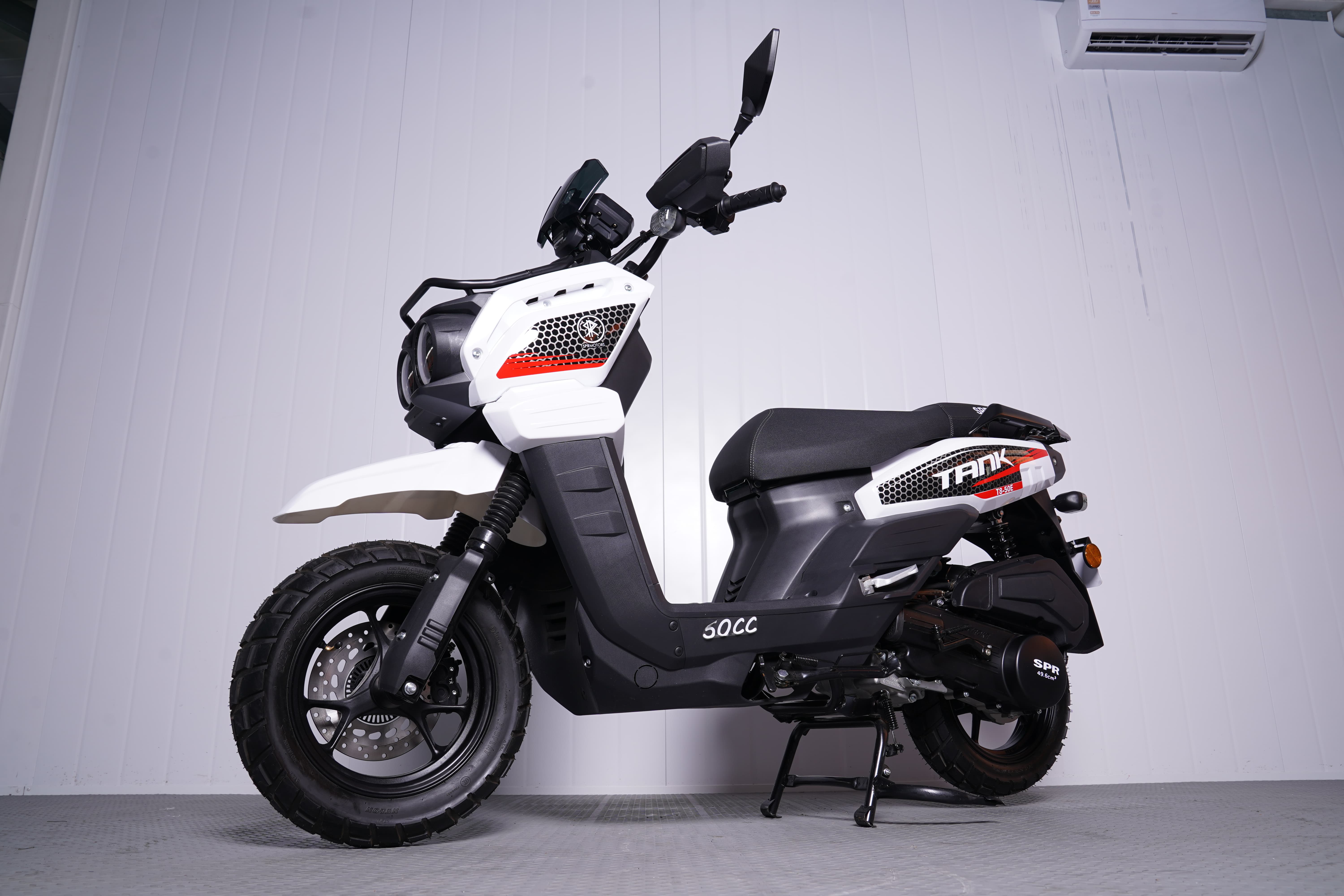 Скутер SPRMOTORS TANK (Белый) pitbikemarket.ru