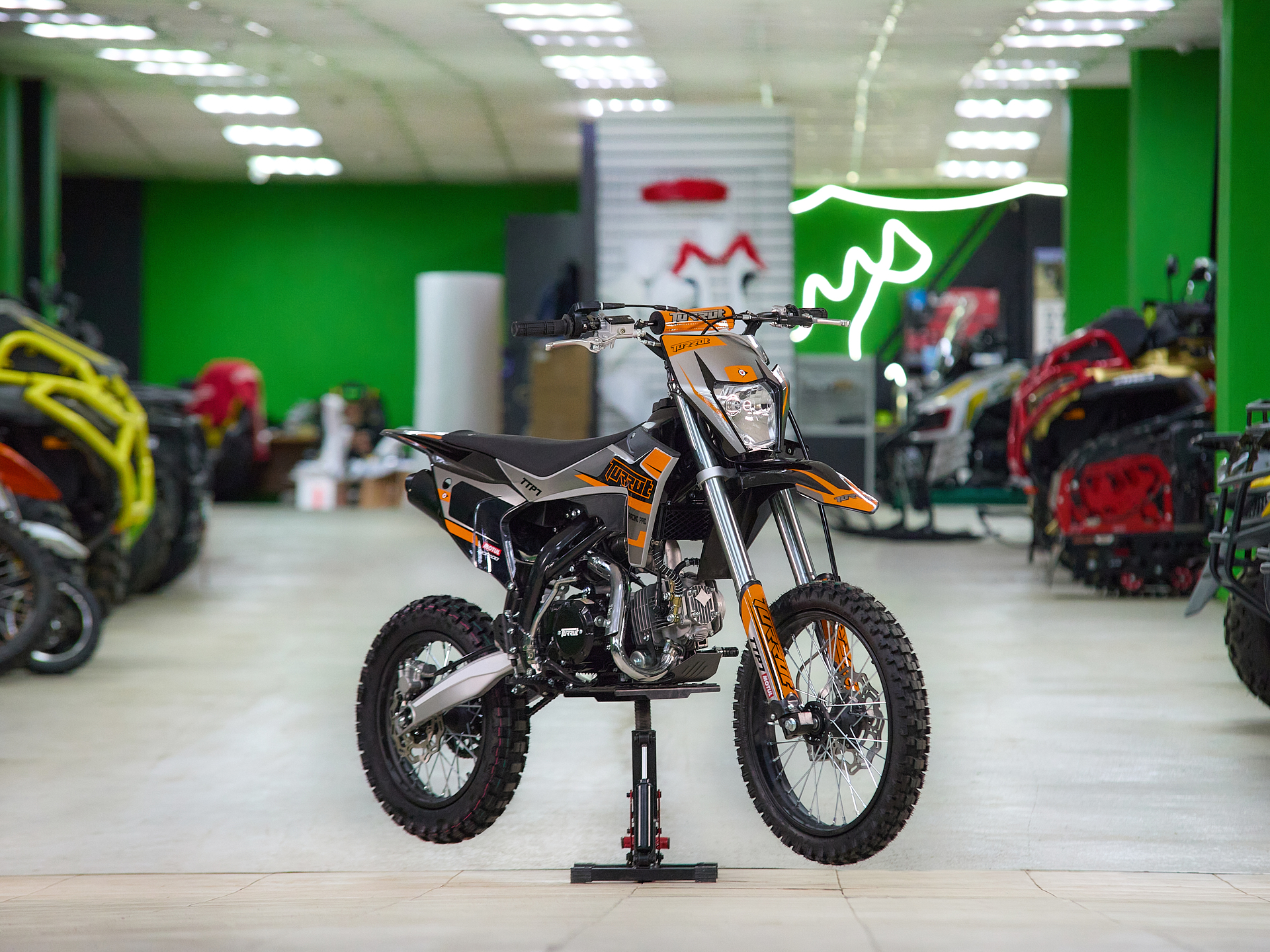 Питбайк Turrut 140e 17/14 (Фара, электростартер) pitbikemarket.ru
