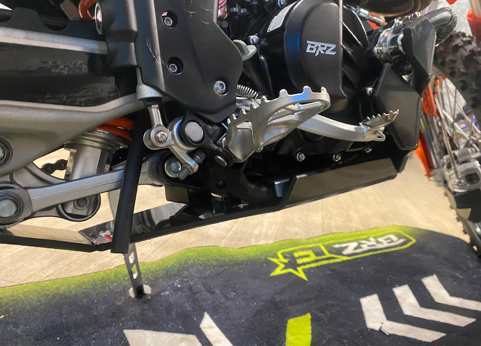 Защита картера двигателя KTZ для эндуро мотоцикла BRZ X8 NB 300 2024/ Hasky F6  PRO Racing NB300 2024 pitbikemarket.ru