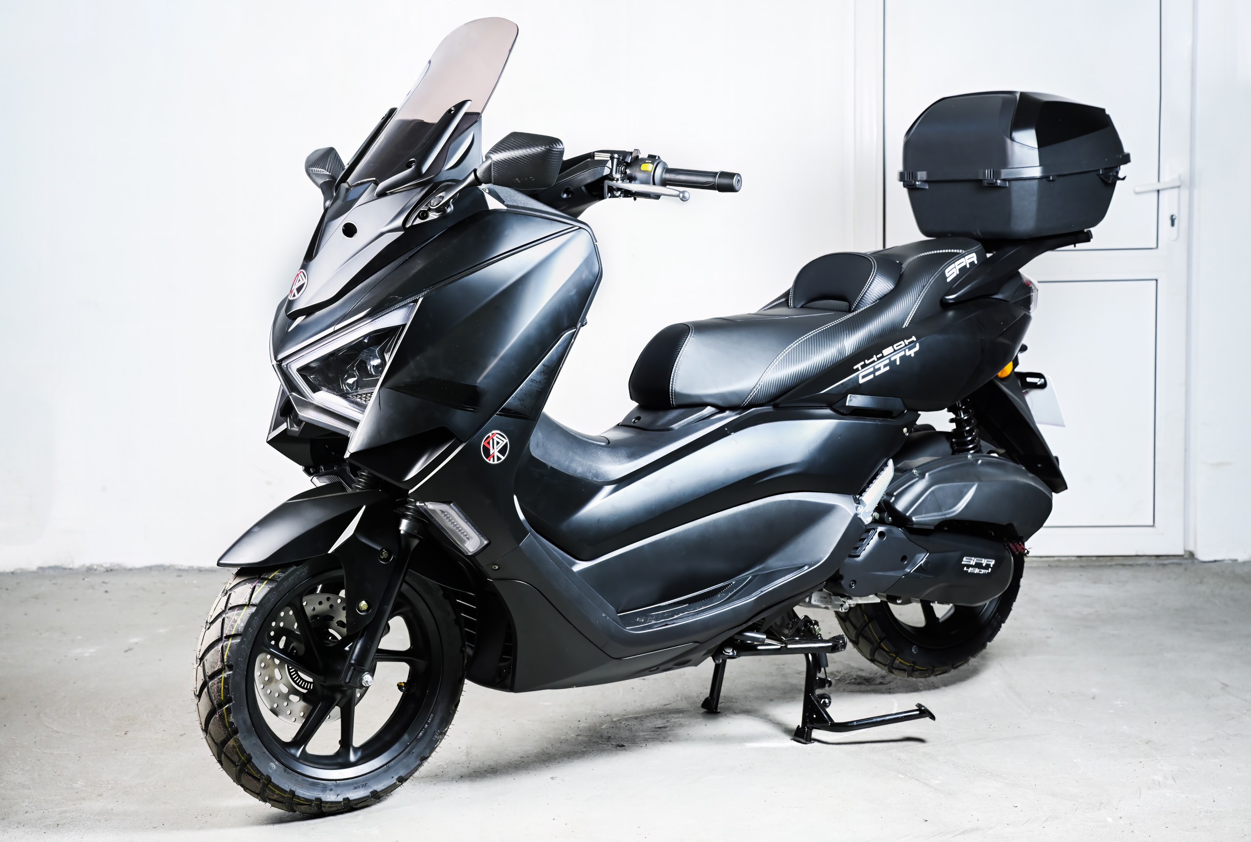 Скутер SPRMOTORS CITY MAX 180 EFI (Черный) pitbikemarket.ru