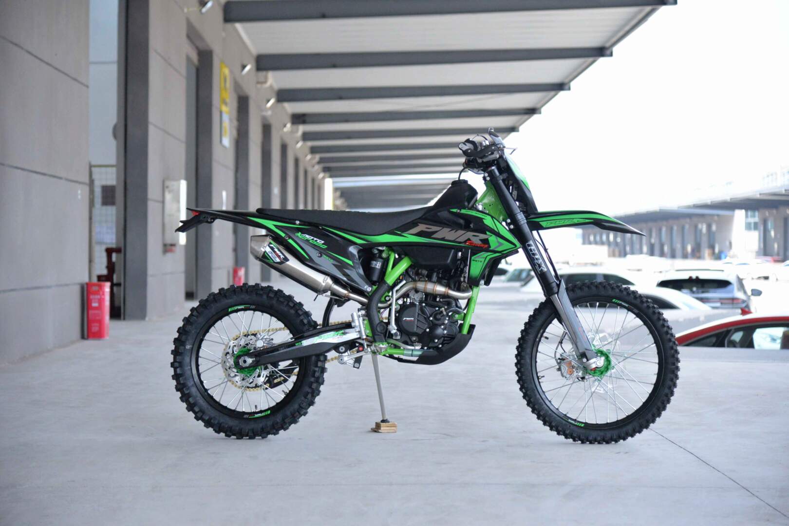 Мотоцикл Motoland PWR FM300 (174MN-3) зеленый pitbikemarket.ru
