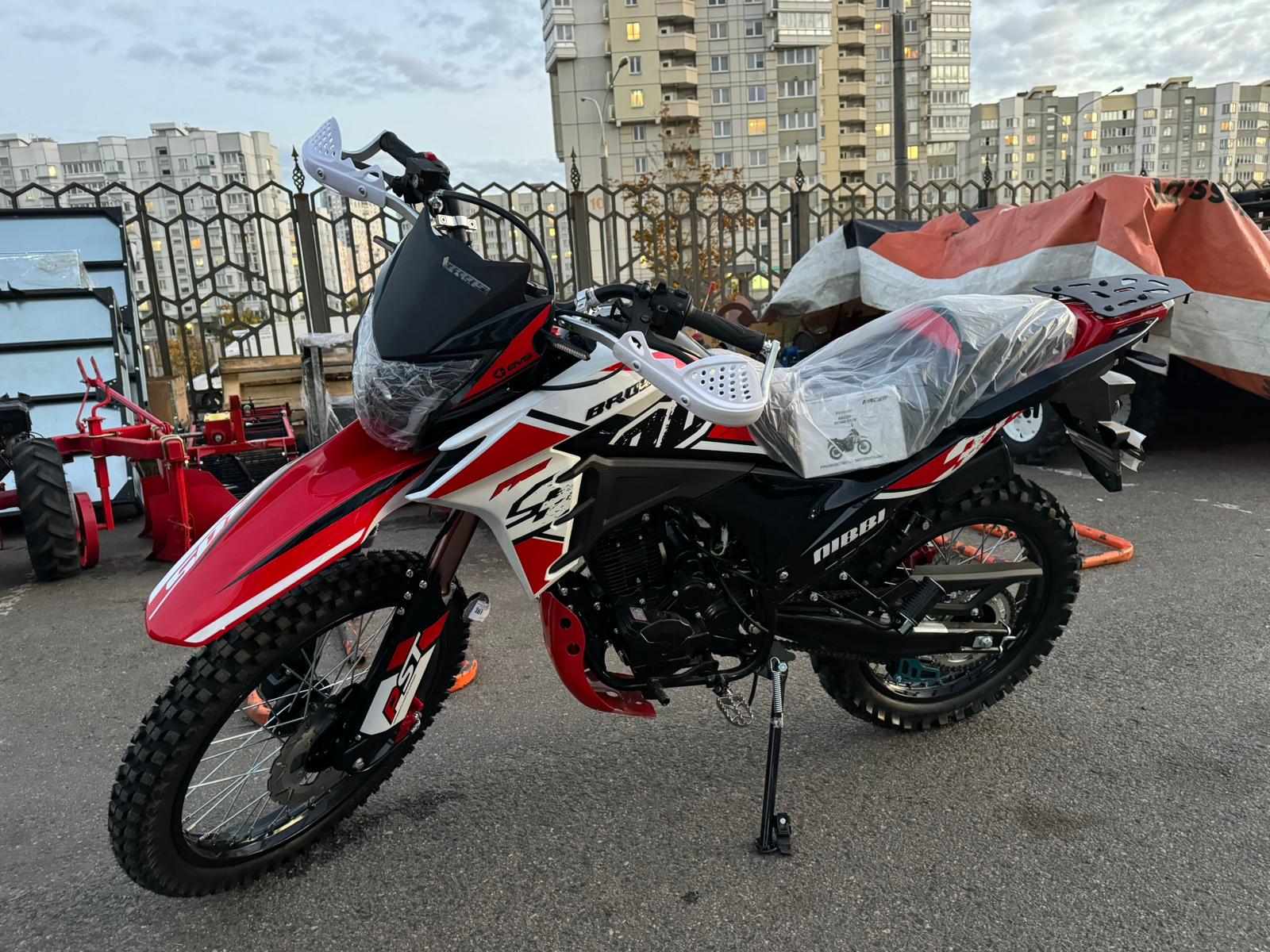 Мотоцикл Racer RC300-GY8B Bros (Красный) pitbikemarket.ru