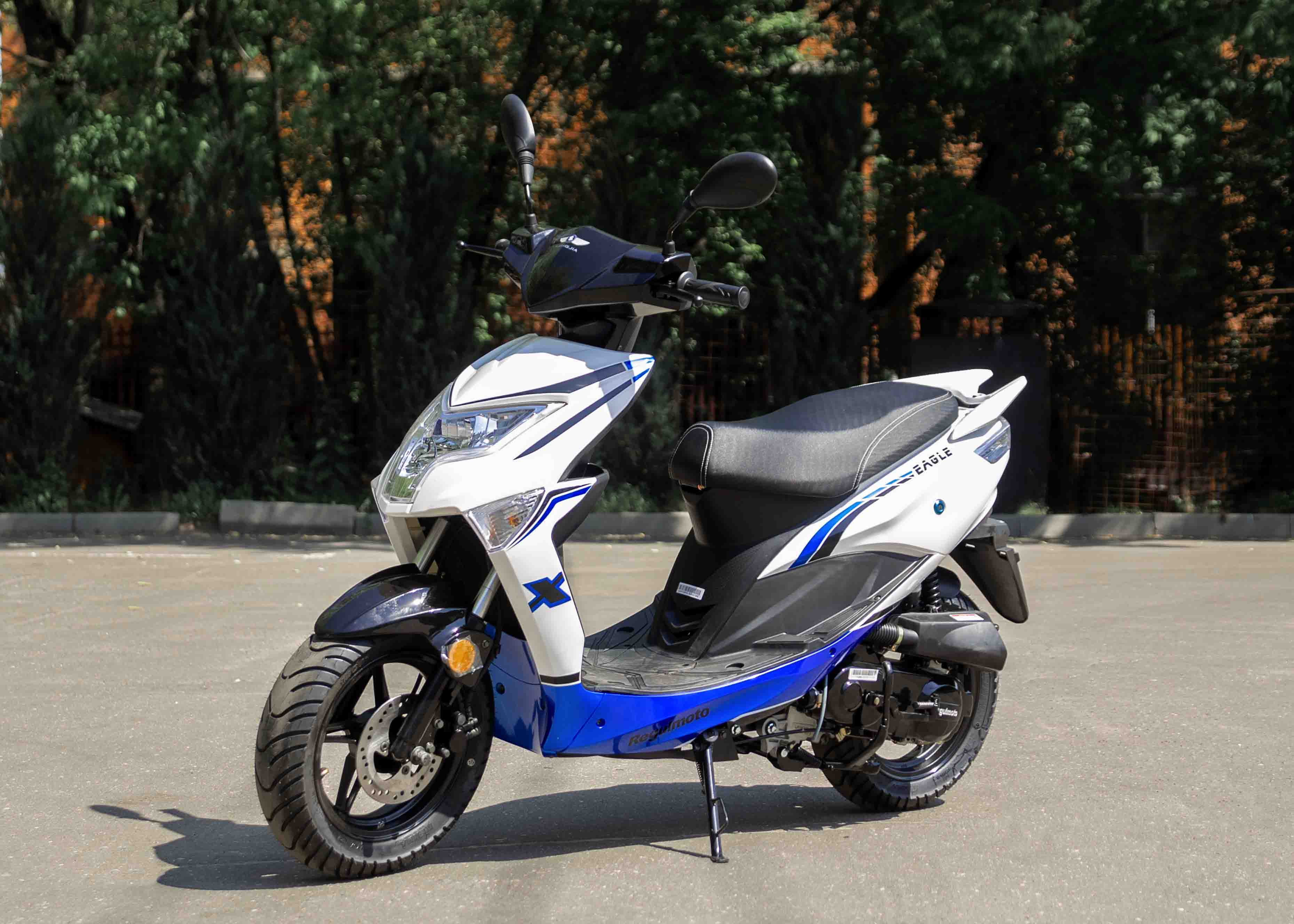 Скутер Regulmoto EAGLE 50 (LJ50QT-3L), Белый/синий pitbikemarket.ru