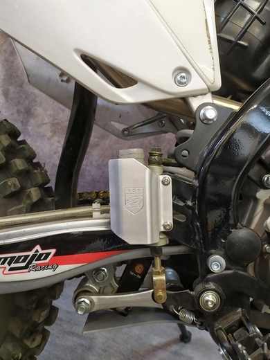 Защита тормозного цилиндра BSE Z серии pitbikemarket.ru