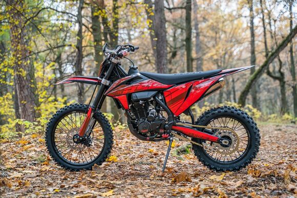 Кроссовый мотоцикл BSE T4 Red (ZS172FMM-5) pitbikemarket.ru
