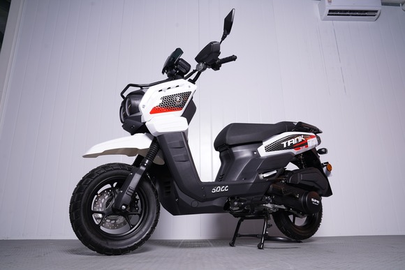 Скутер SPRMOTORS TANK (Белый) pitbikemarket.ru