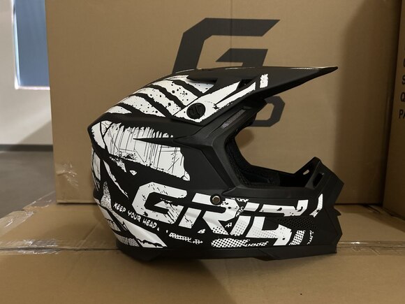 Мотошлем GRID RIVAL Black/White Размер XL pitbikemarket.ru